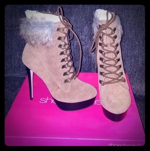 🆕️🆕️ SUPER SEXY STILETTO BOOTIE W/FAUX FUR